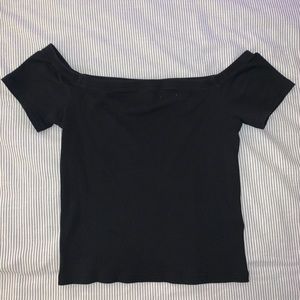 OFF THE SHOULDER BLACK CROP TOP